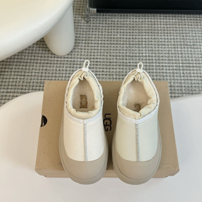 Ugg Flat Shoes